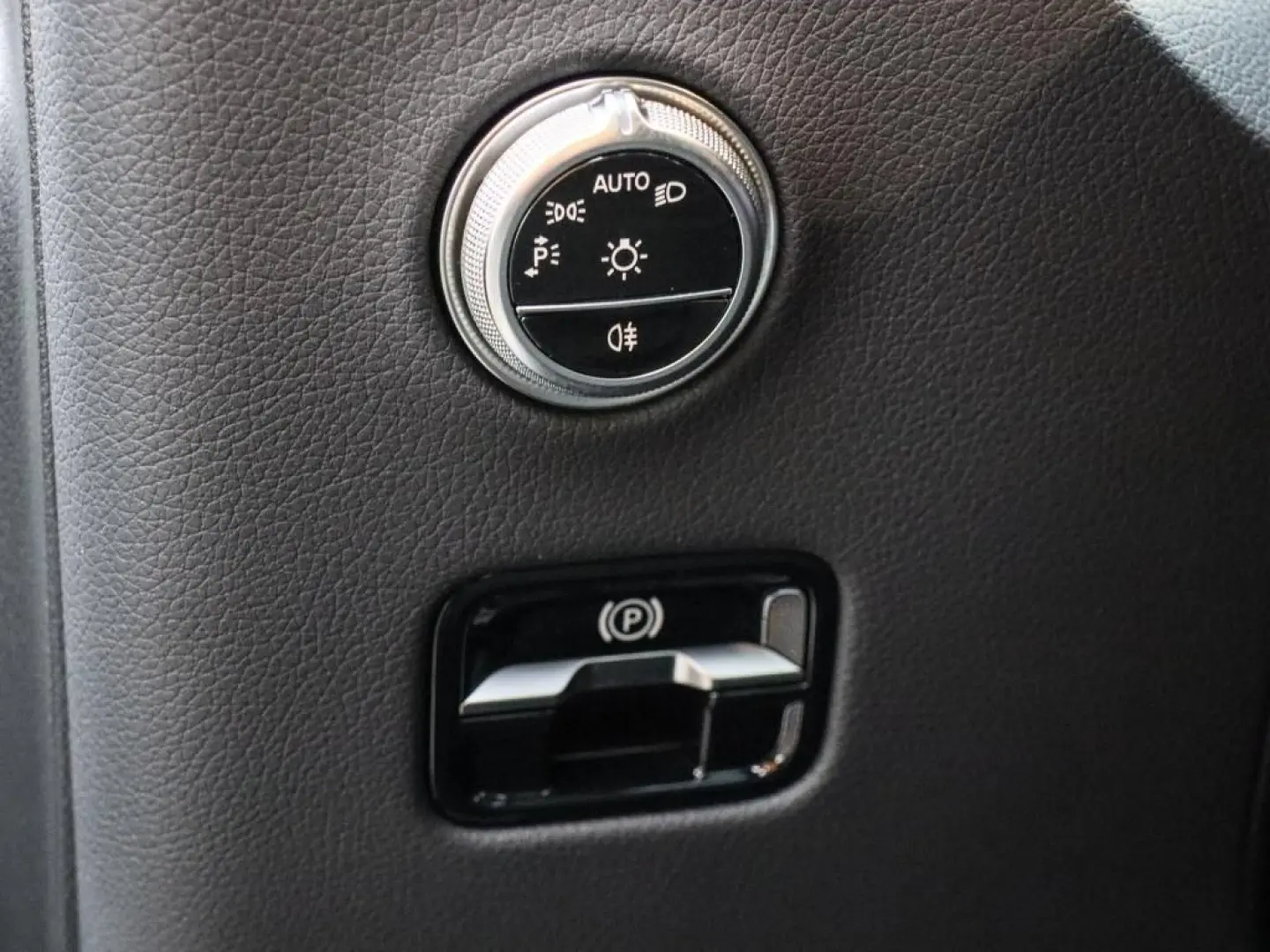 GLC 300 e 4M AMG-Sport Pano AHK Distr 360 Memory