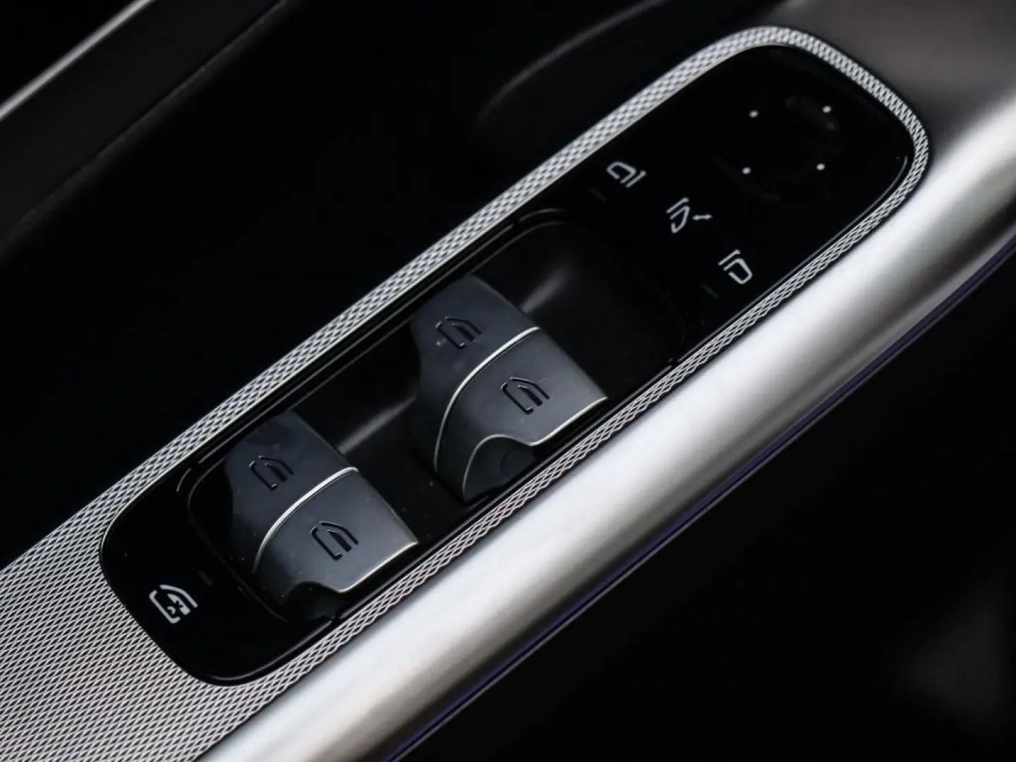 GLC 300 e 4M AMG-Sport Pano AHK Distr 360 Memory