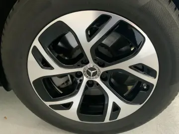 GLC 300 e 4M Ava Burm LED Ambiente DISTRO AHK