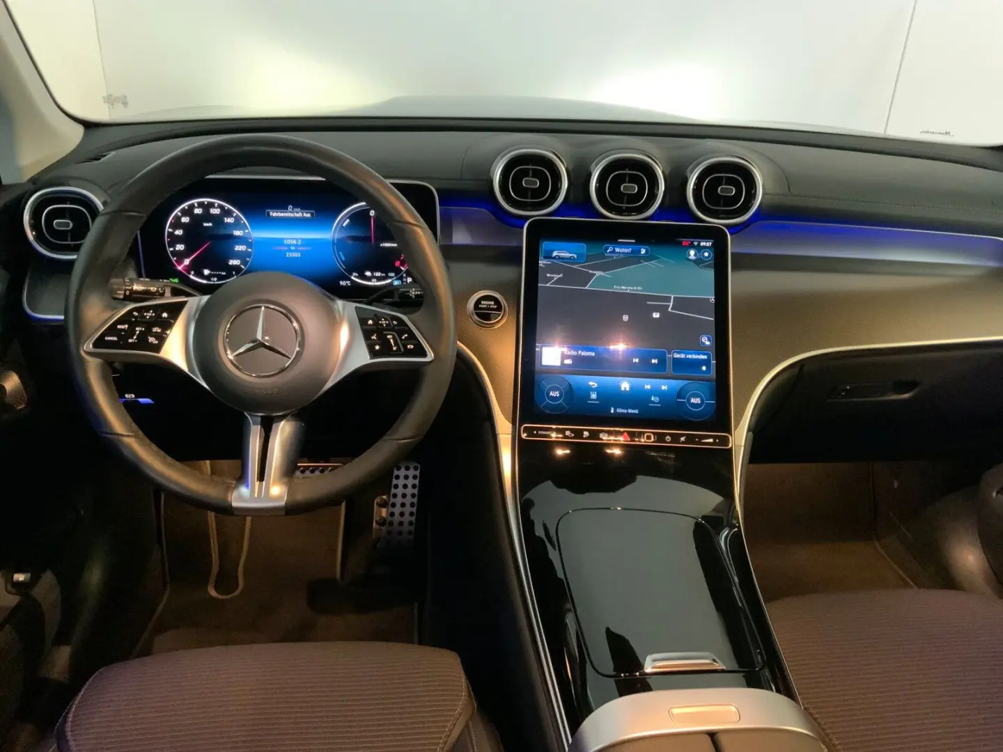 GLC 300 e 4M Ava Burm LED Ambiente DISTRO AHK