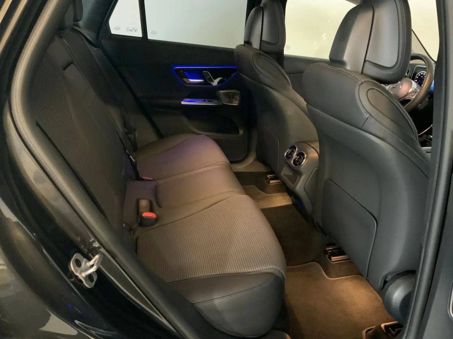 GLC 300 e 4M Ava Burm LED Ambiente DISTRO AHK