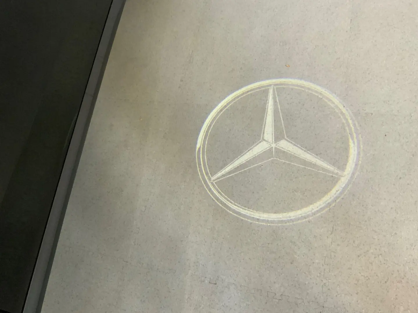 GLC 300 e 4M Ava Burm LED Ambiente DISTRO AHK