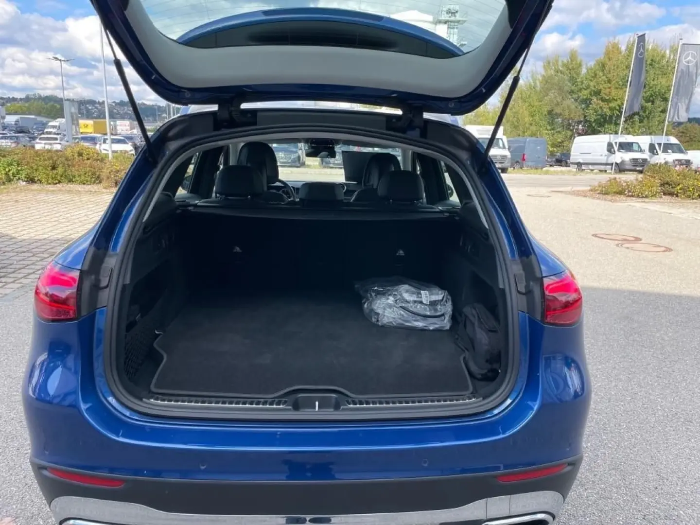 GLC 300 de 4M AVANTGARDE AHK LED SHZ 360 KAMERA