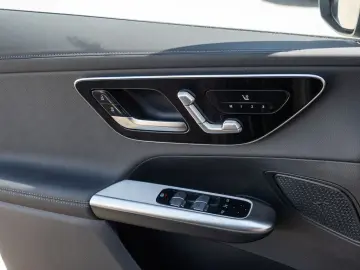 GLC 300 d 4M AMG Sport Advanced  Distr. LED Navi