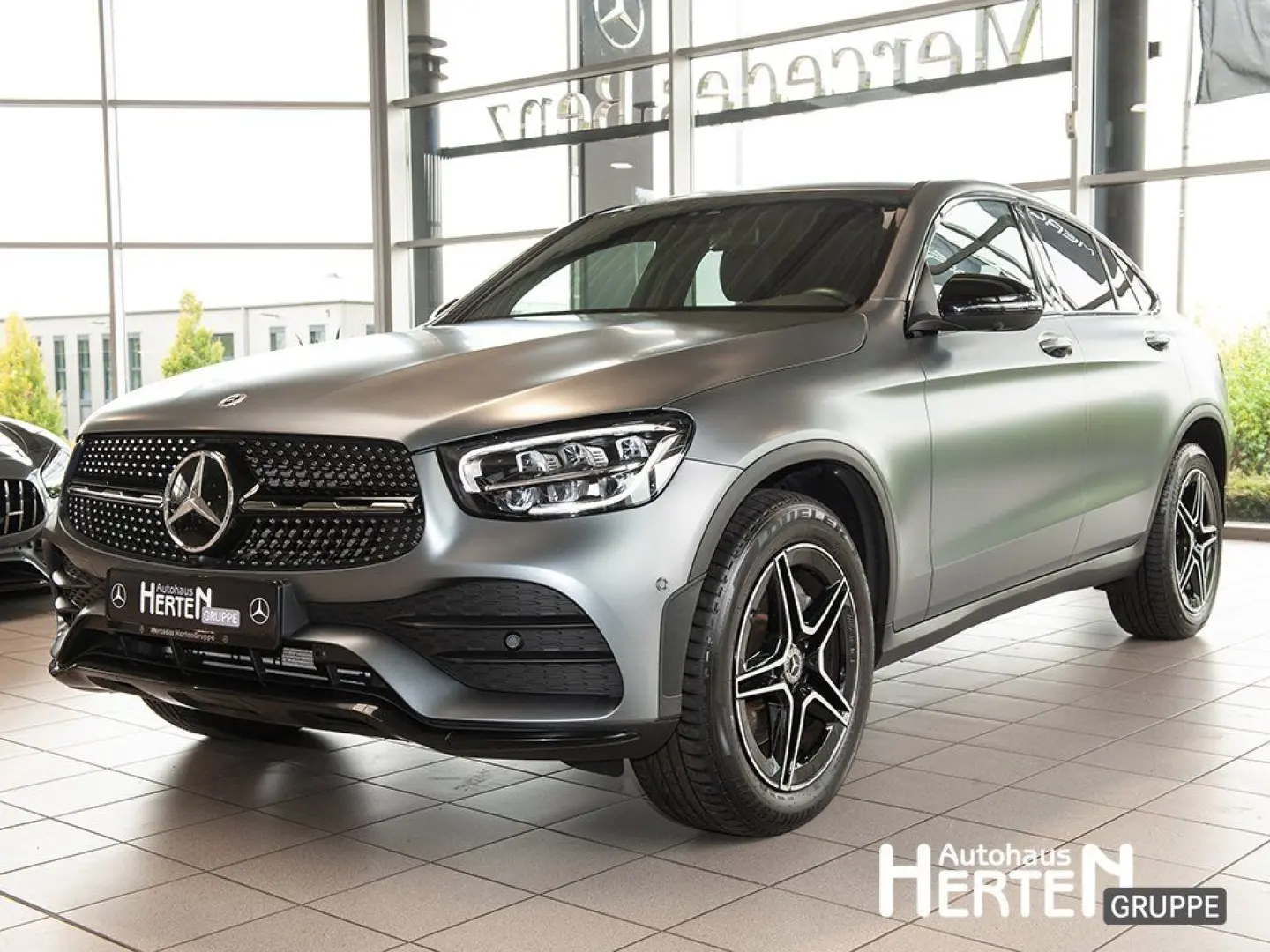 GLC 300 4M. AMG NIGHT LED 360  19ZOLL MBUX-NAVI