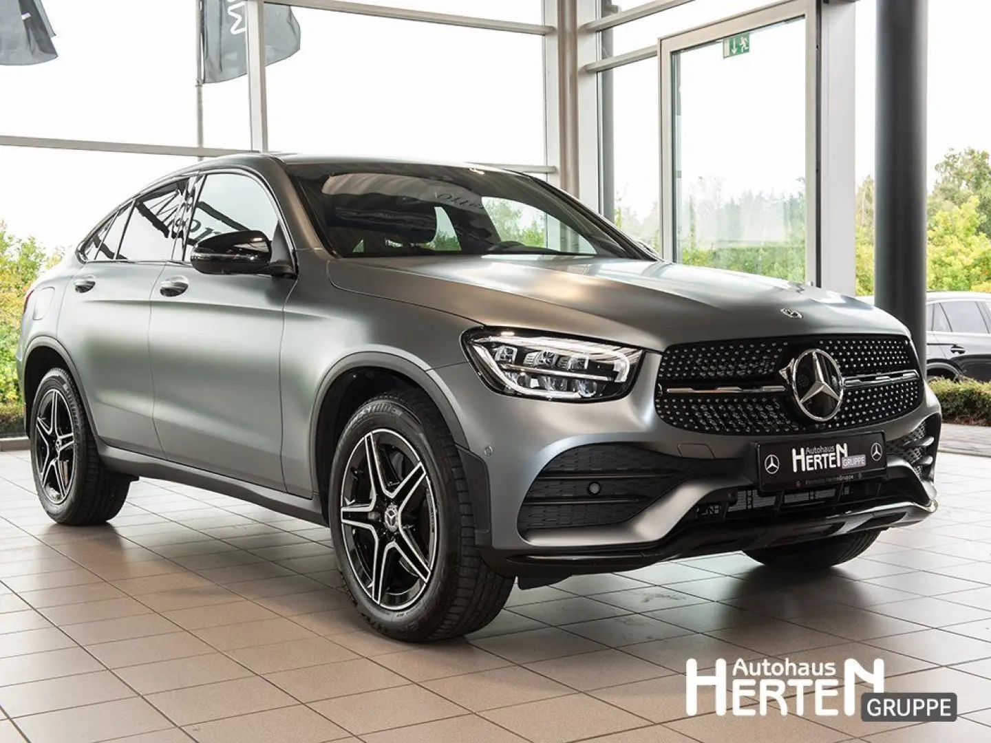 GLC 300 4M. AMG NIGHT LED 360  19ZOLL MBUX-NAVI