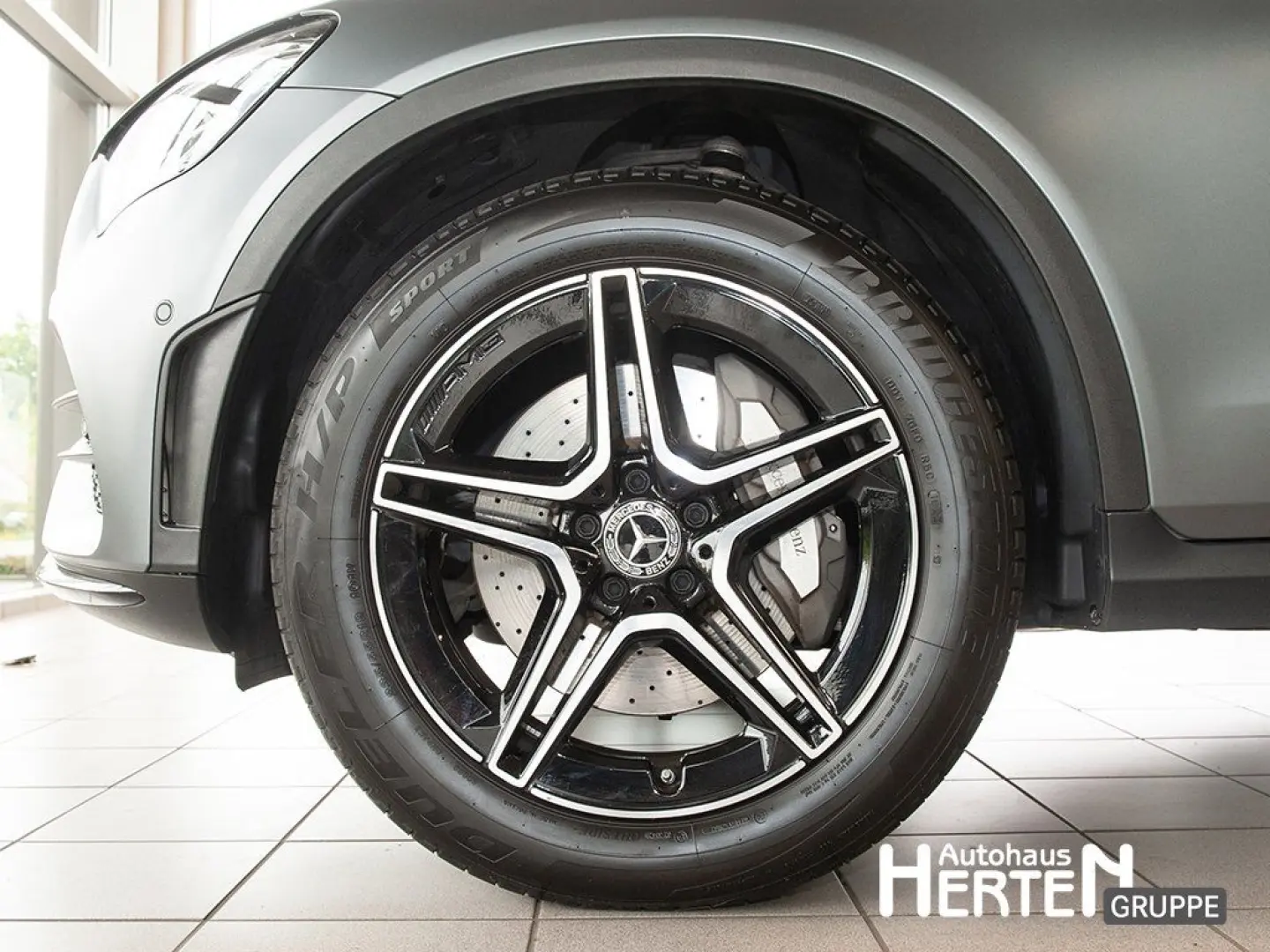 GLC 300 4M. AMG NIGHT LED 360  19ZOLL MBUX-NAVI