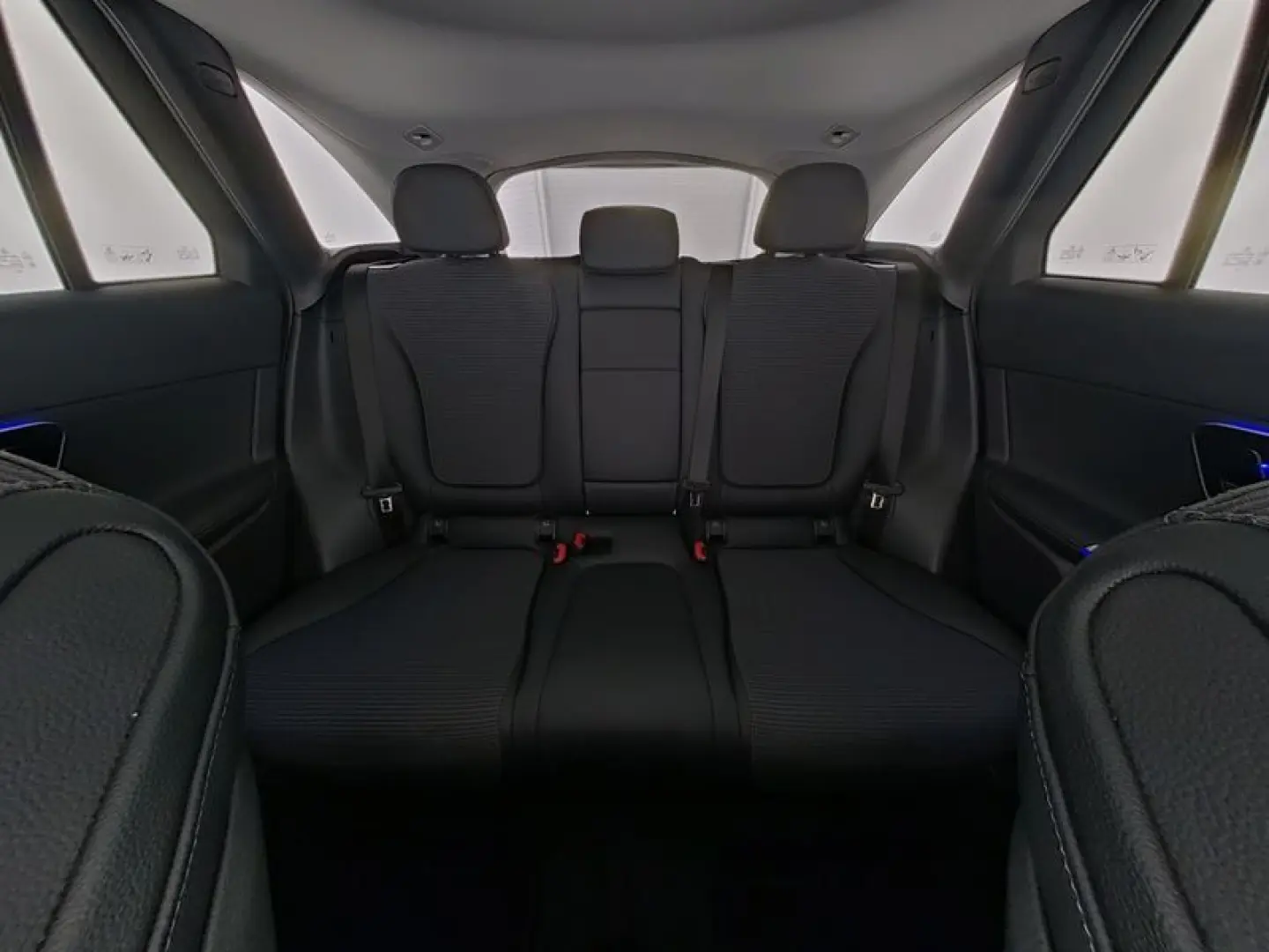 GLC 300 e 4M Avantgarde Pano AHK MBUX Kamera Tot