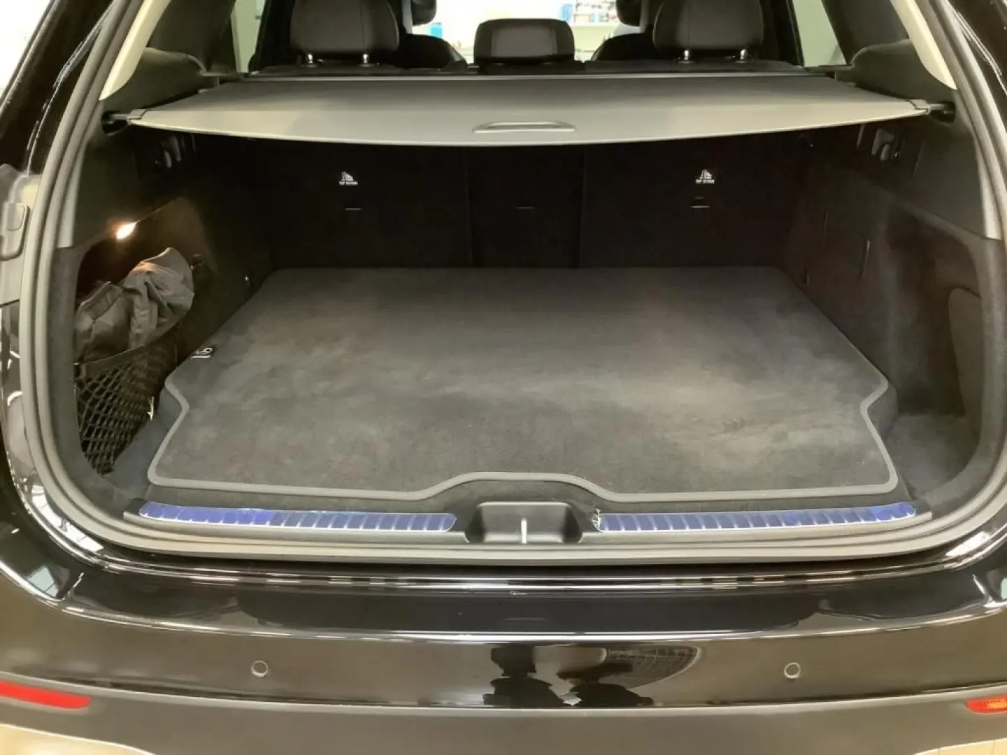 GLC 300 e 4M Avantgarde 9G LED Sitzklima AHK