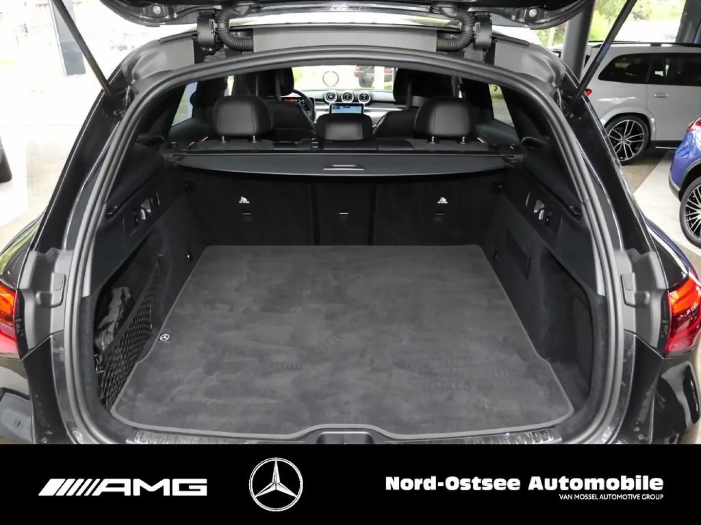 GLC 300 d 4M AMG ADV  DISTR KAMERA TOTWINKEL LED