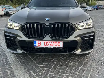 BMW X6 M50i