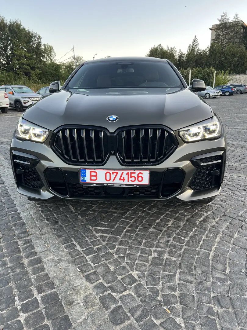 BMW X6 M50i