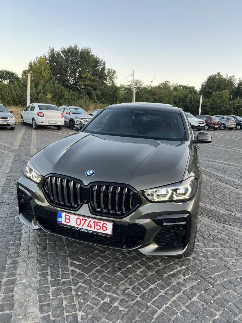 BMW X6 M50i