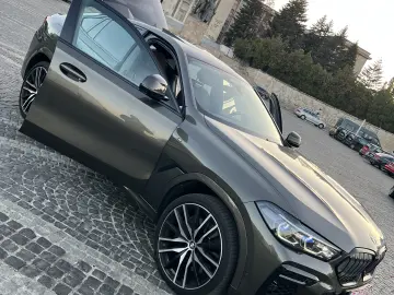 BMW X6 M50i