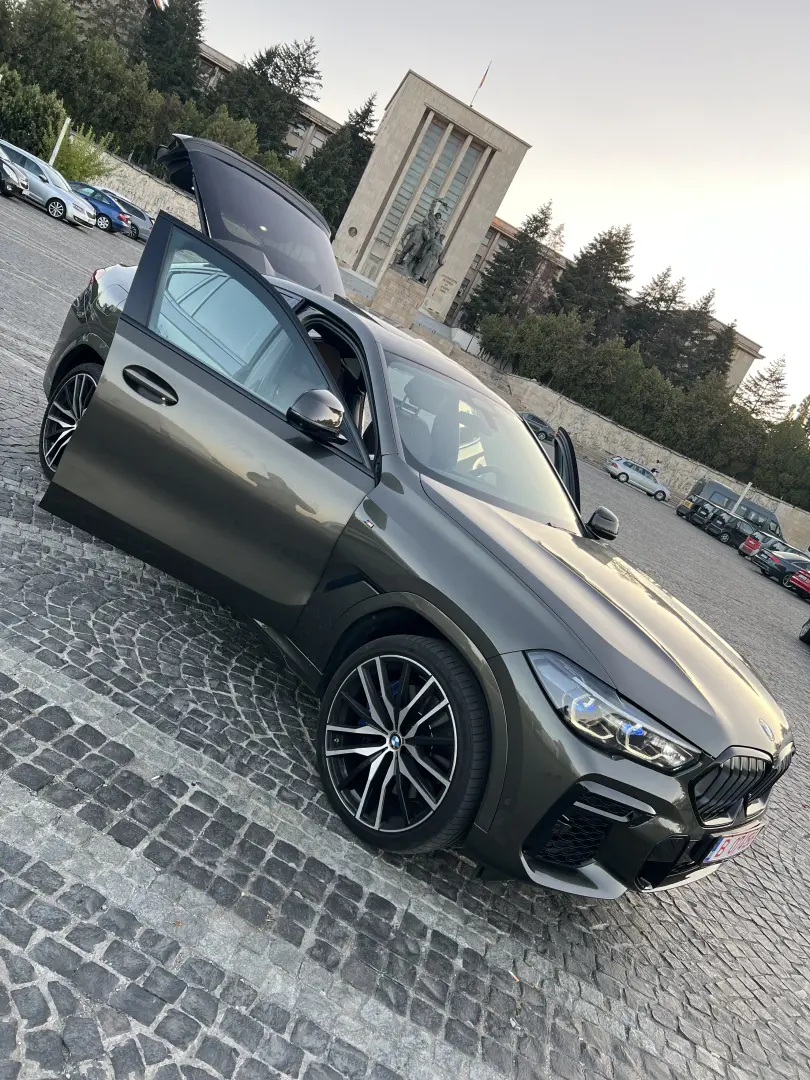 BMW X6 M50i