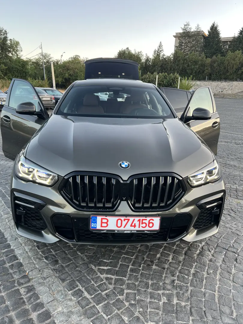 BMW X6 M50i