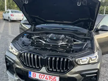 BMW X6 M50i