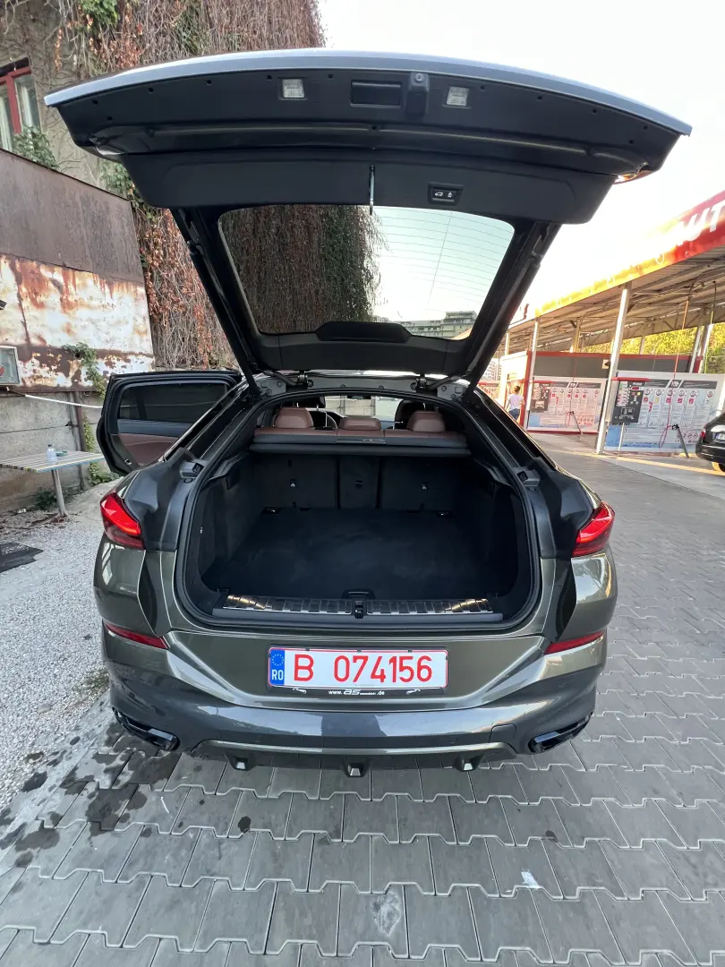 BMW X6 M50i