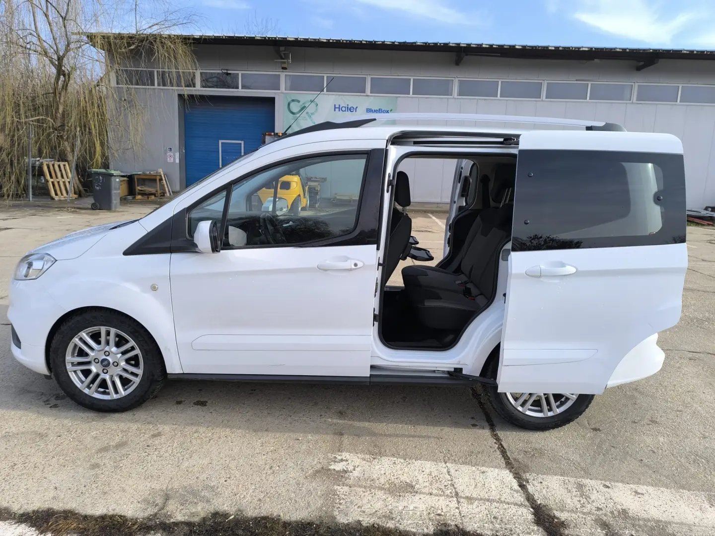 Ford Tourneo Courier Titanium
