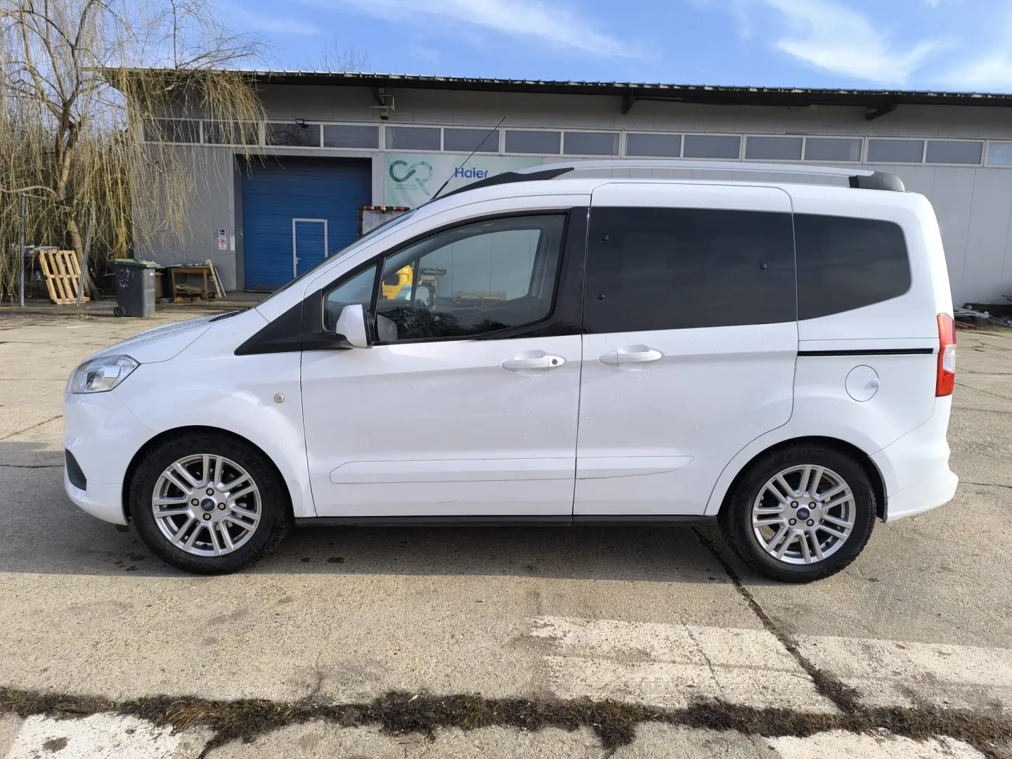 Ford Tourneo Courier Titanium