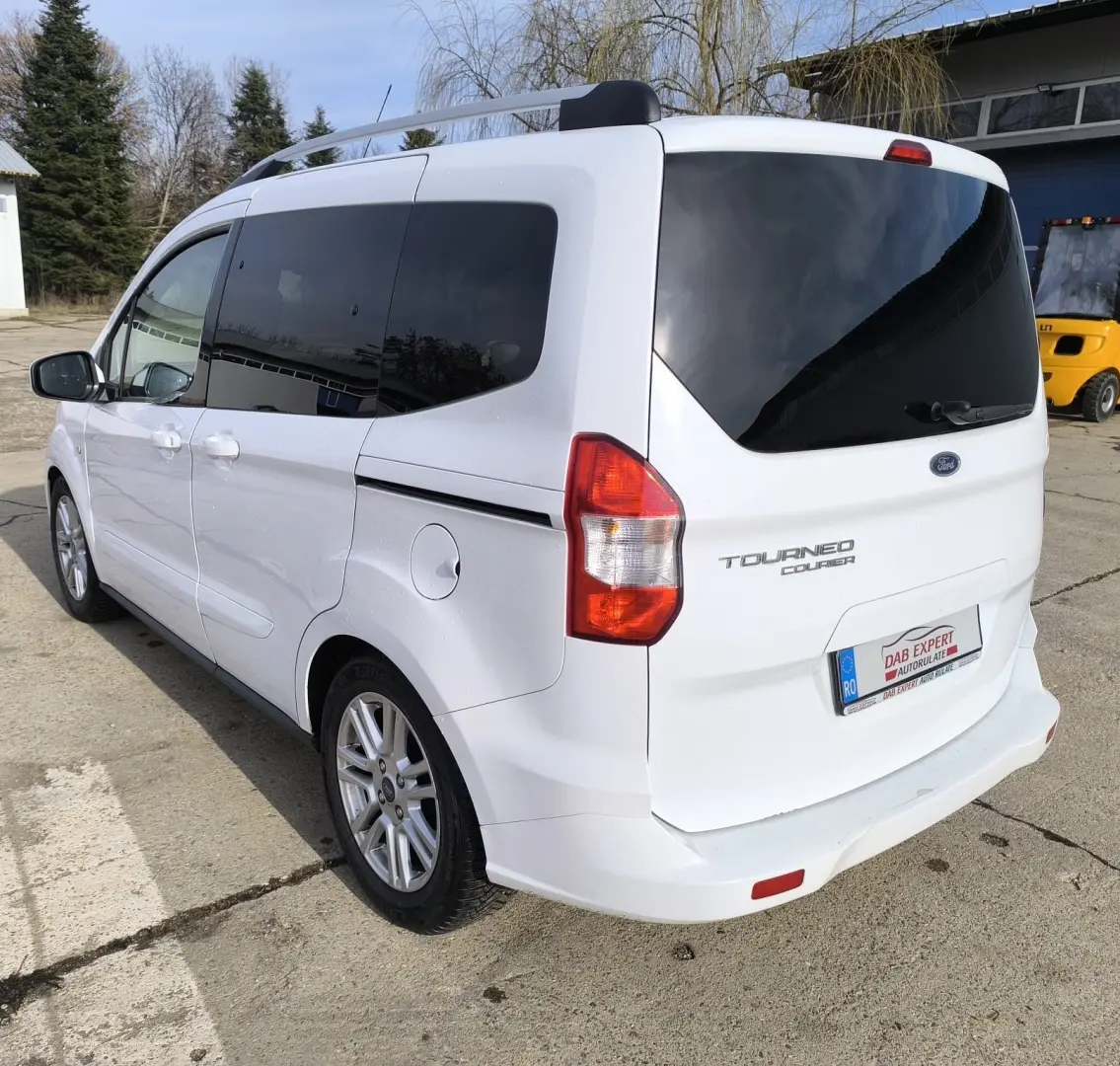 Ford Tourneo Courier Titanium