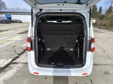 Ford Tourneo Courier Titanium