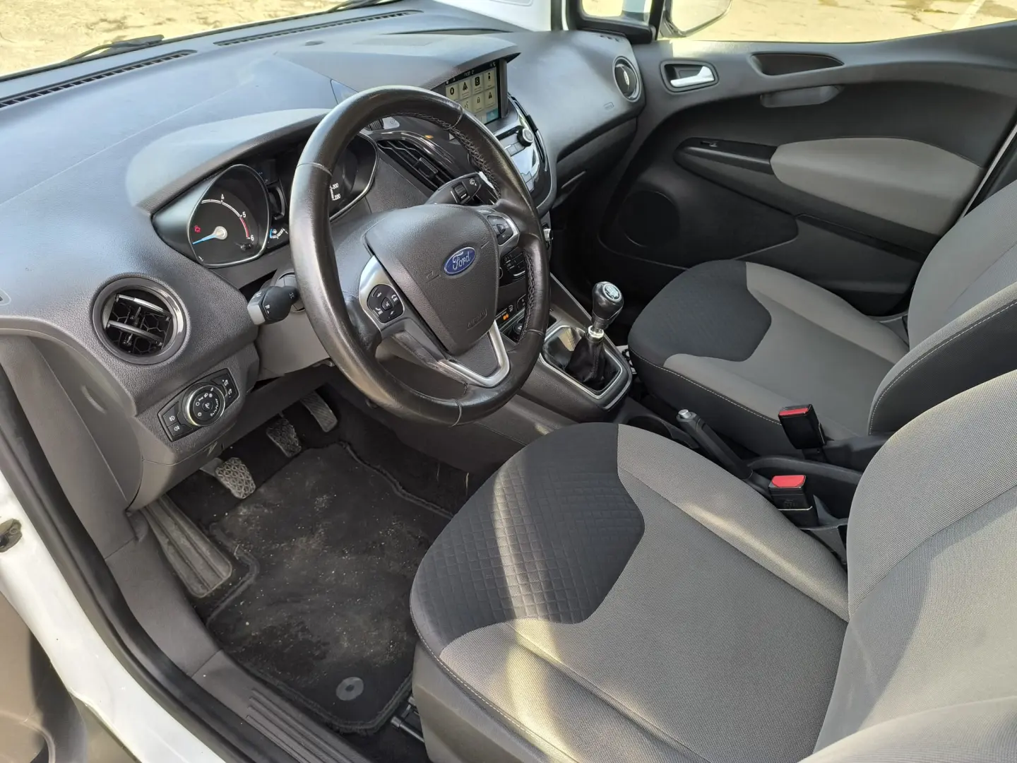 Ford Tourneo Courier Titanium