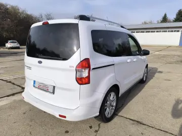 Ford Tourneo Courier Titanium