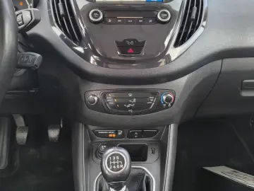 Ford Tourneo Courier Titanium