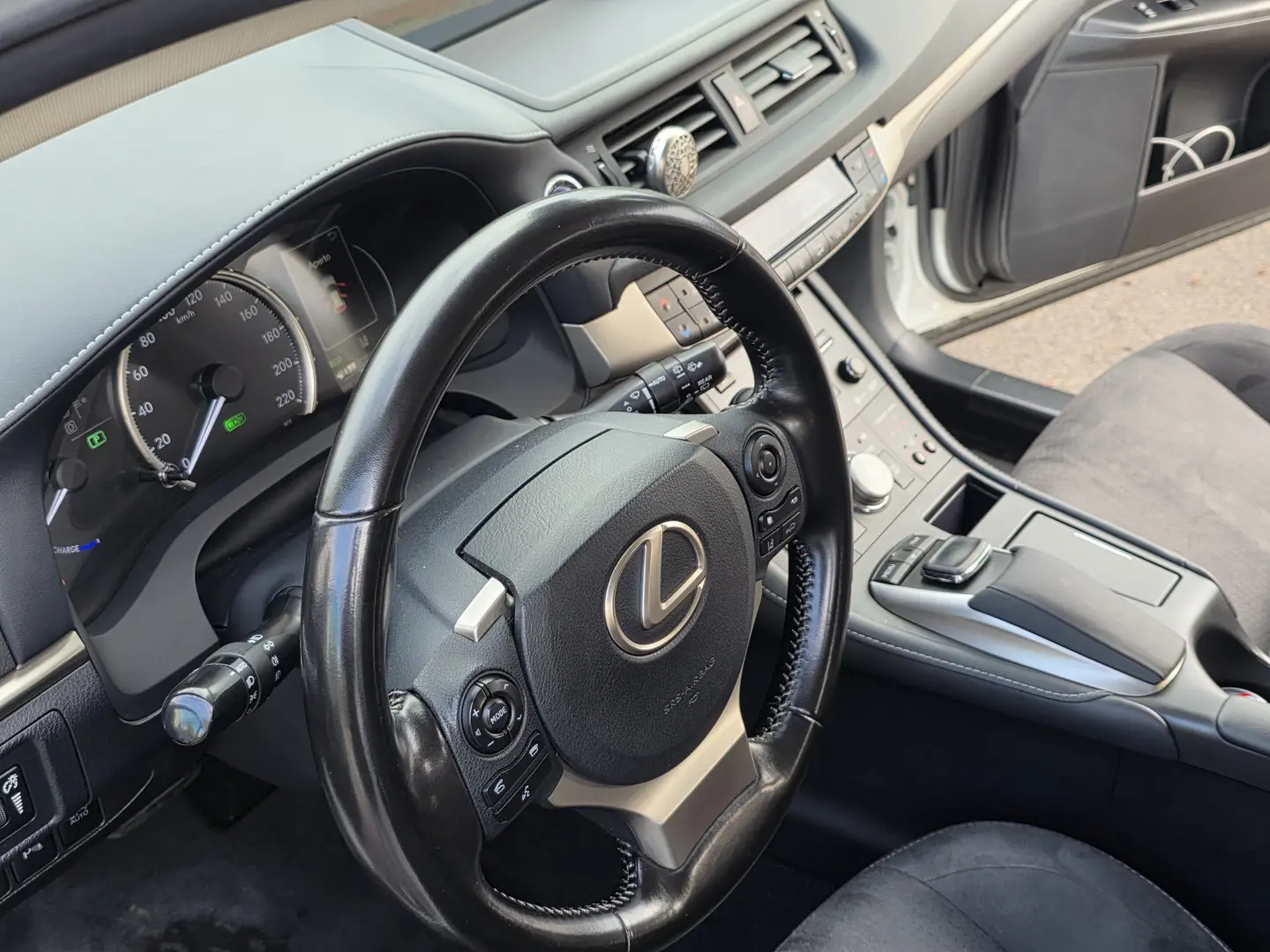 LEXUS CT200 MILD HYBRID 2021 76000km!