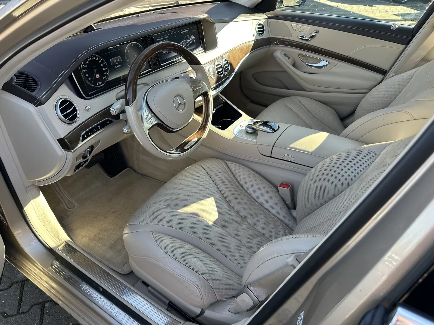 Mercedes S350 4Matic • White leather • Full Options