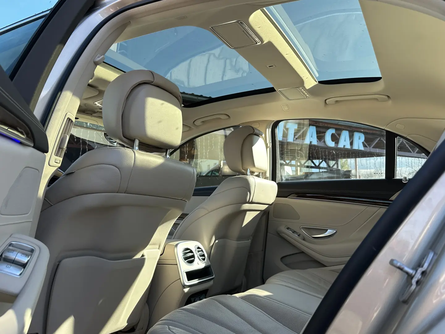 Mercedes S350 4Matic • White leather • Full Options