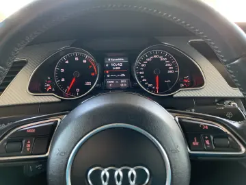 AUDI A5 CABRIO 230CP S-LINE