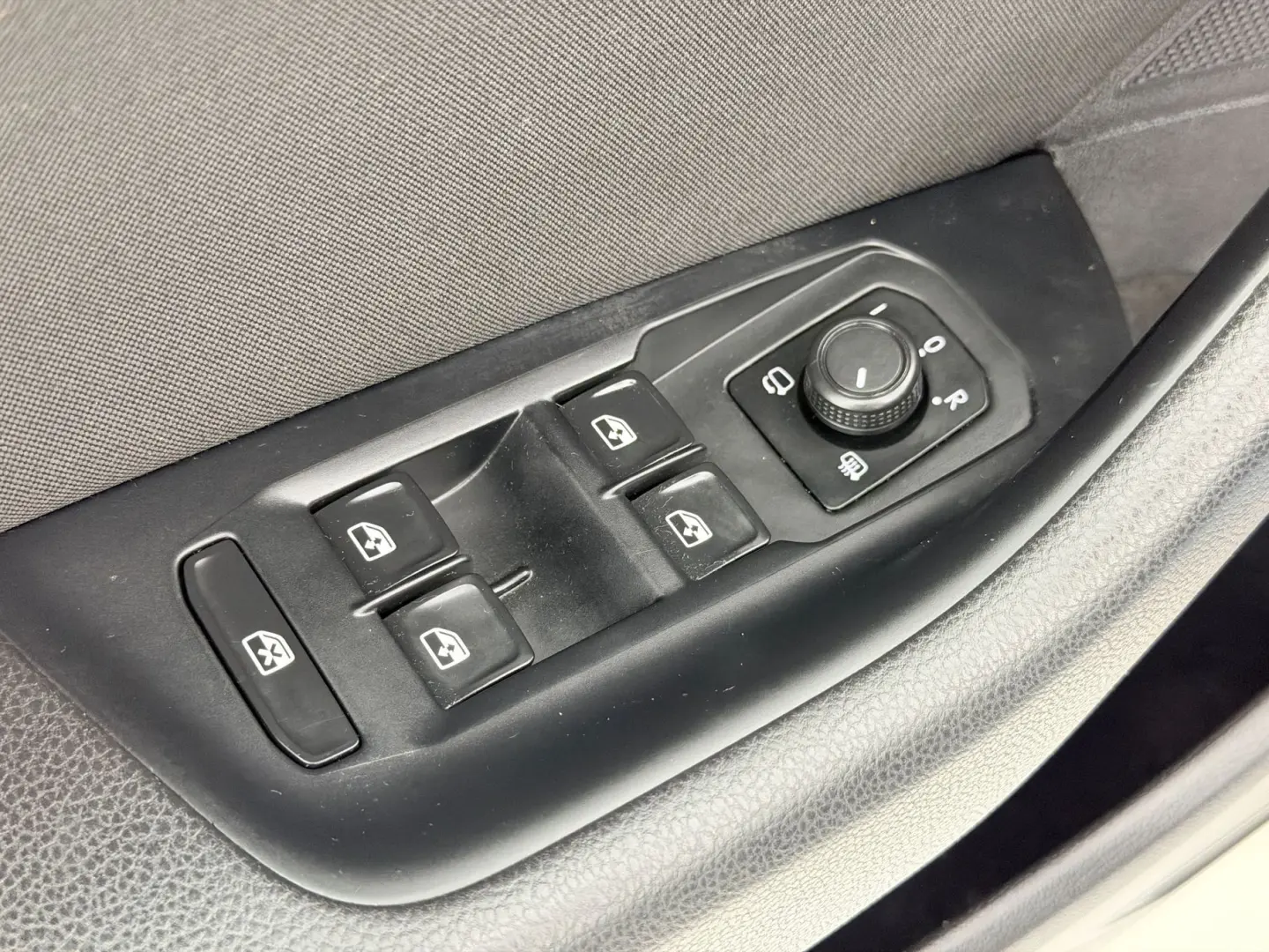 VOLKSWAGEN PASSAT 2016 1.6D E6 Garantie 12 Luni Rate Avans 0