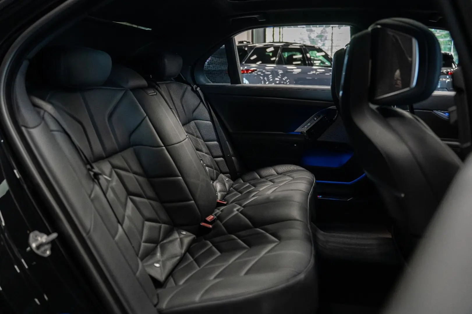 740 d xDrive M Sport Pro B&W Pano SurroundV