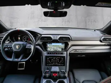 Urus S Nero Nemesis  Style Package  Dark Package