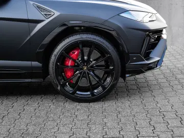 Urus S Nero Nemesis  Style Package  Dark Package