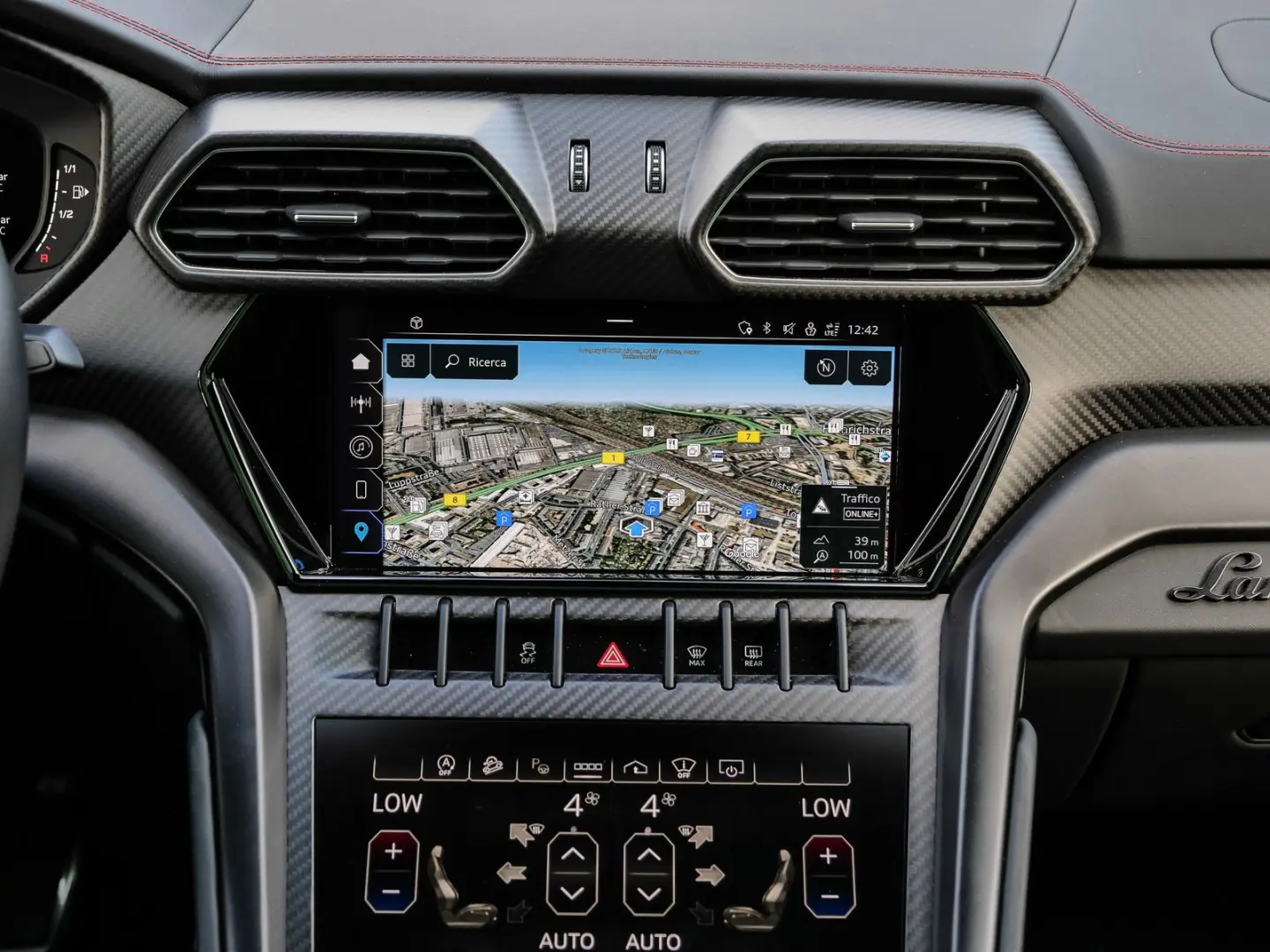 Urus S Nero Nemesis  Style Package  Dark Package