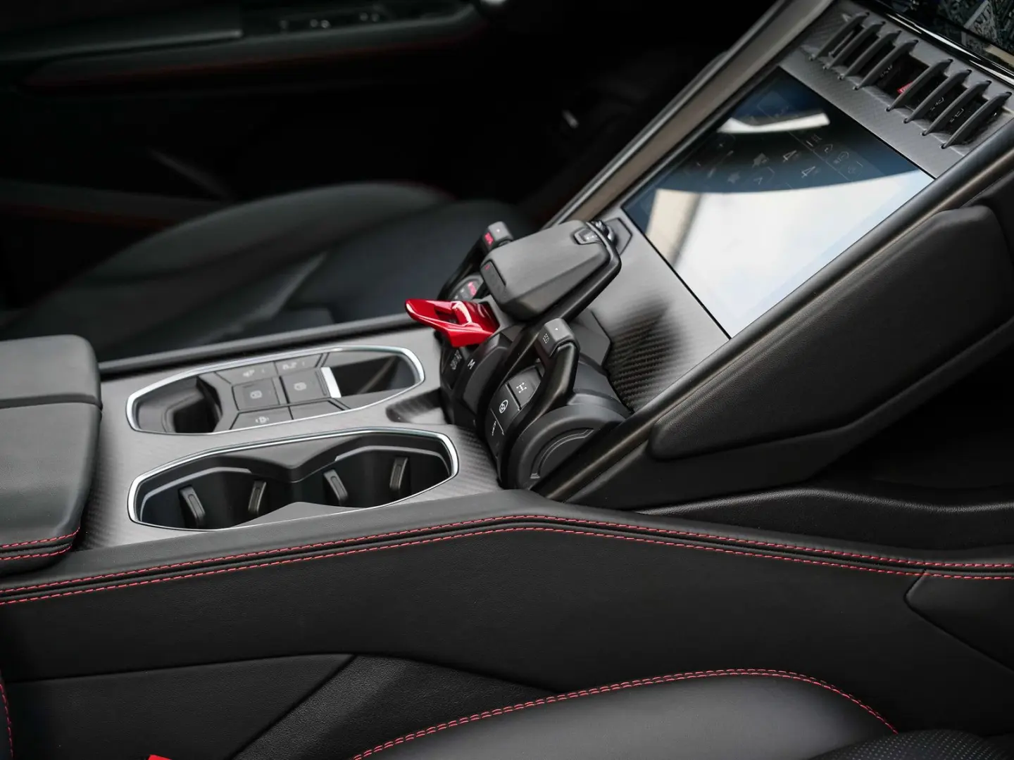 Urus S Nero Nemesis  Style Package  Dark Package