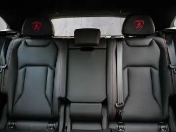 Urus S Nero Nemesis  Style Package  Dark Package