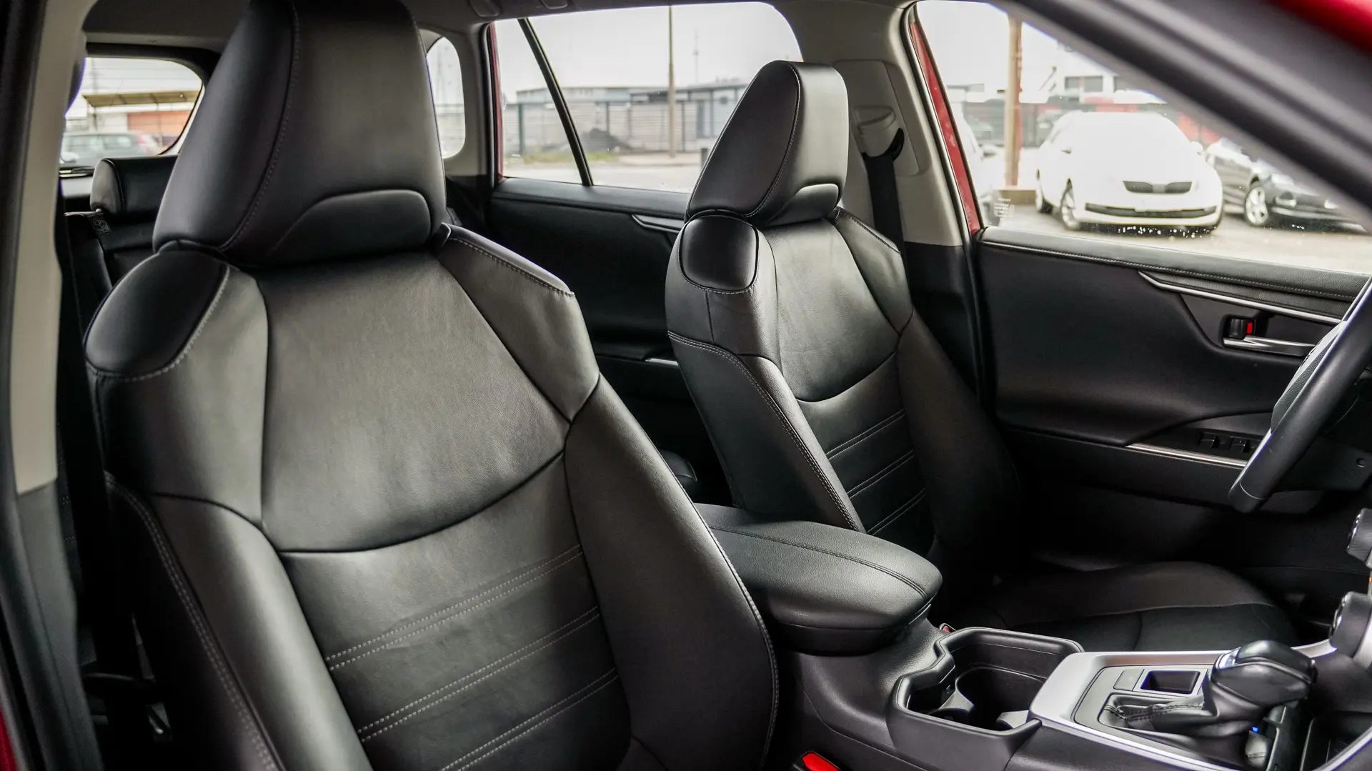 Toyota RAV4 2.5 hybrid Lounge