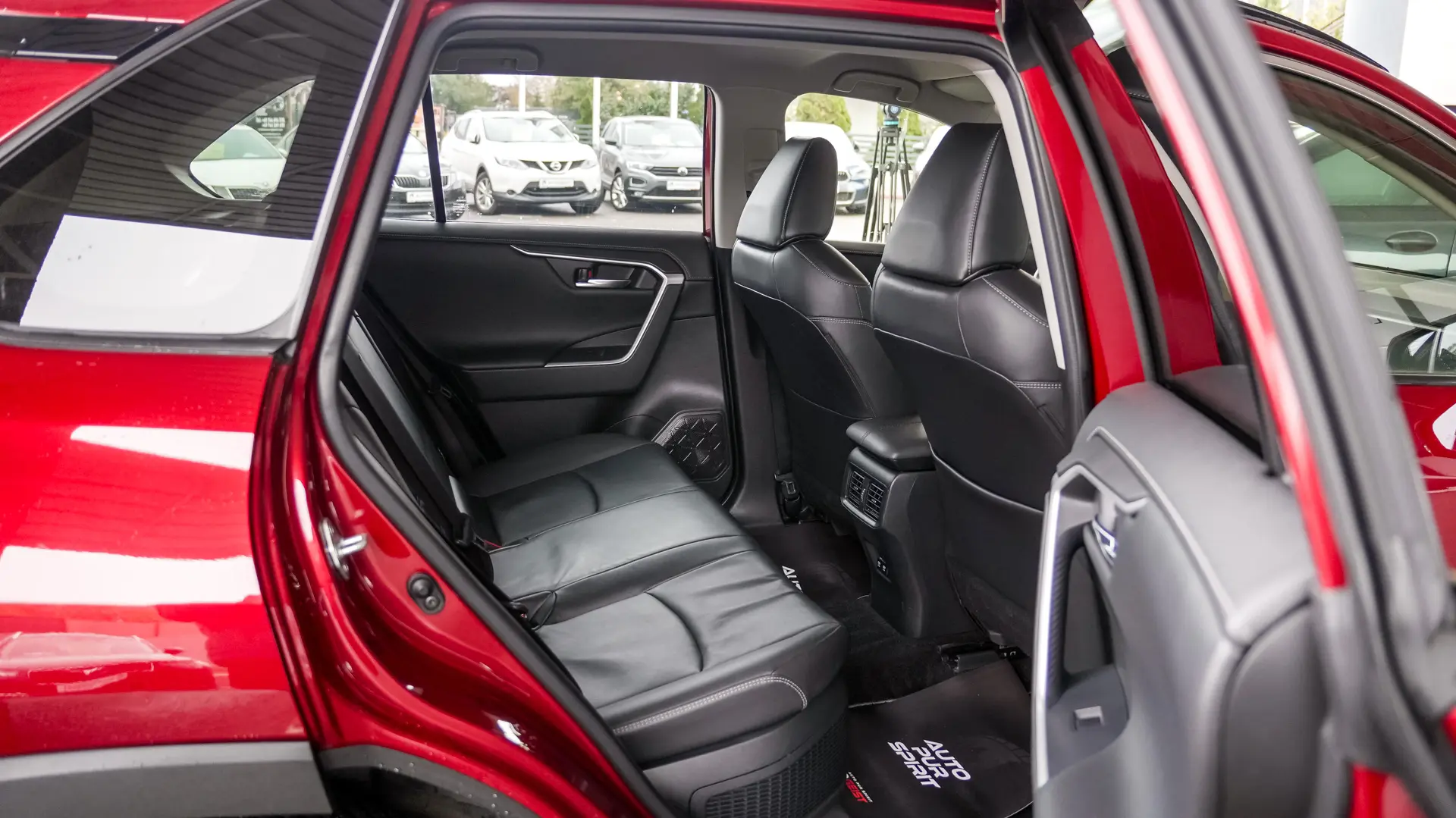 Toyota RAV4 2.5 hybrid Lounge