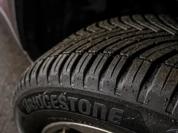 Toyota RAV4 2.5 hybrid Lounge