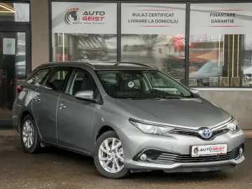 Toyota Auris 1.8 hybrid Business