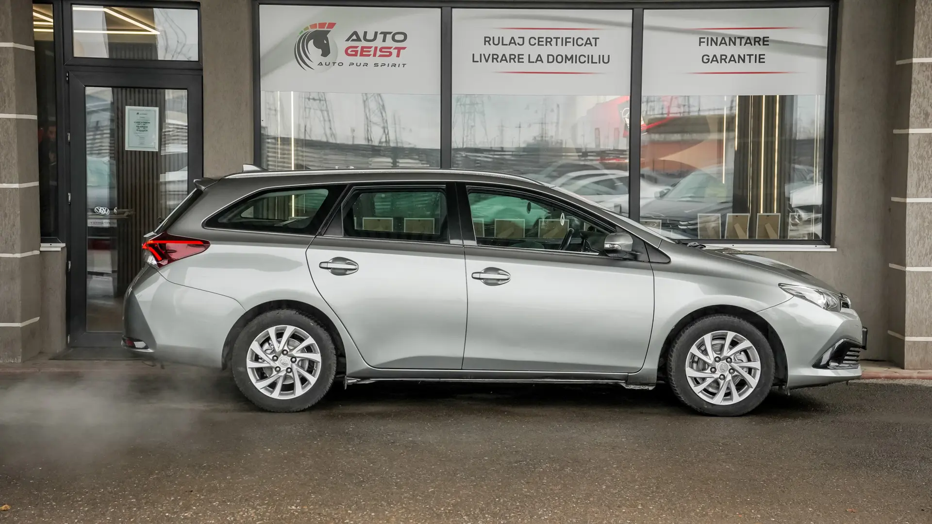 Toyota Auris 1.8 hybrid Business