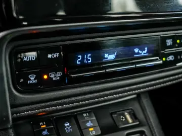 Toyota Auris 1.8 hybrid Business