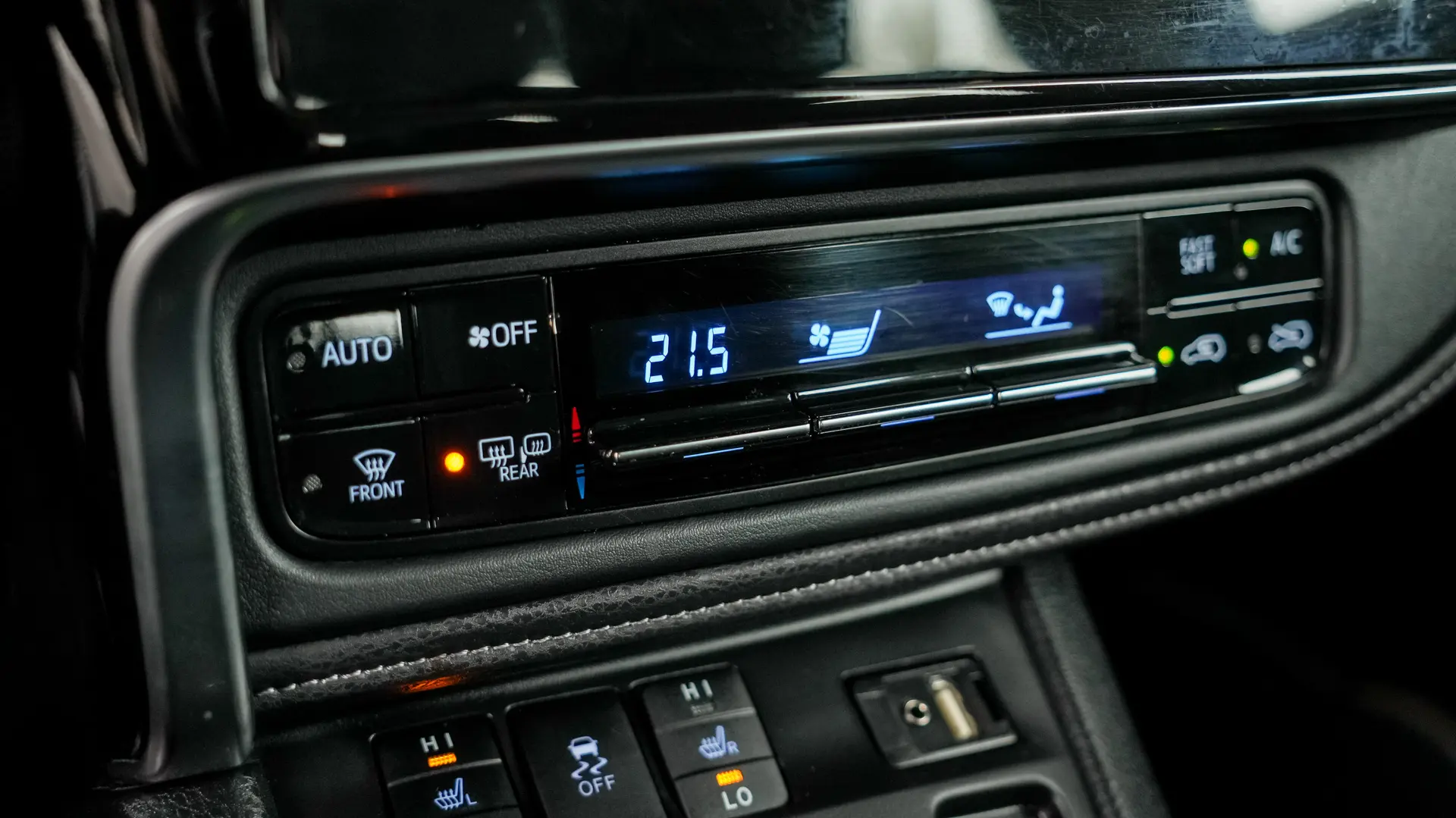 Toyota Auris 1.8 hybrid Business