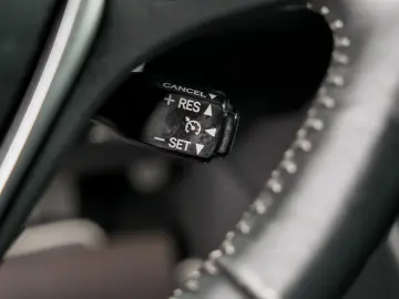 Toyota Auris 1.8 hybrid Business