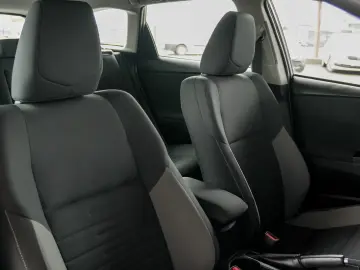 Toyota Auris 1.8 hybrid Business