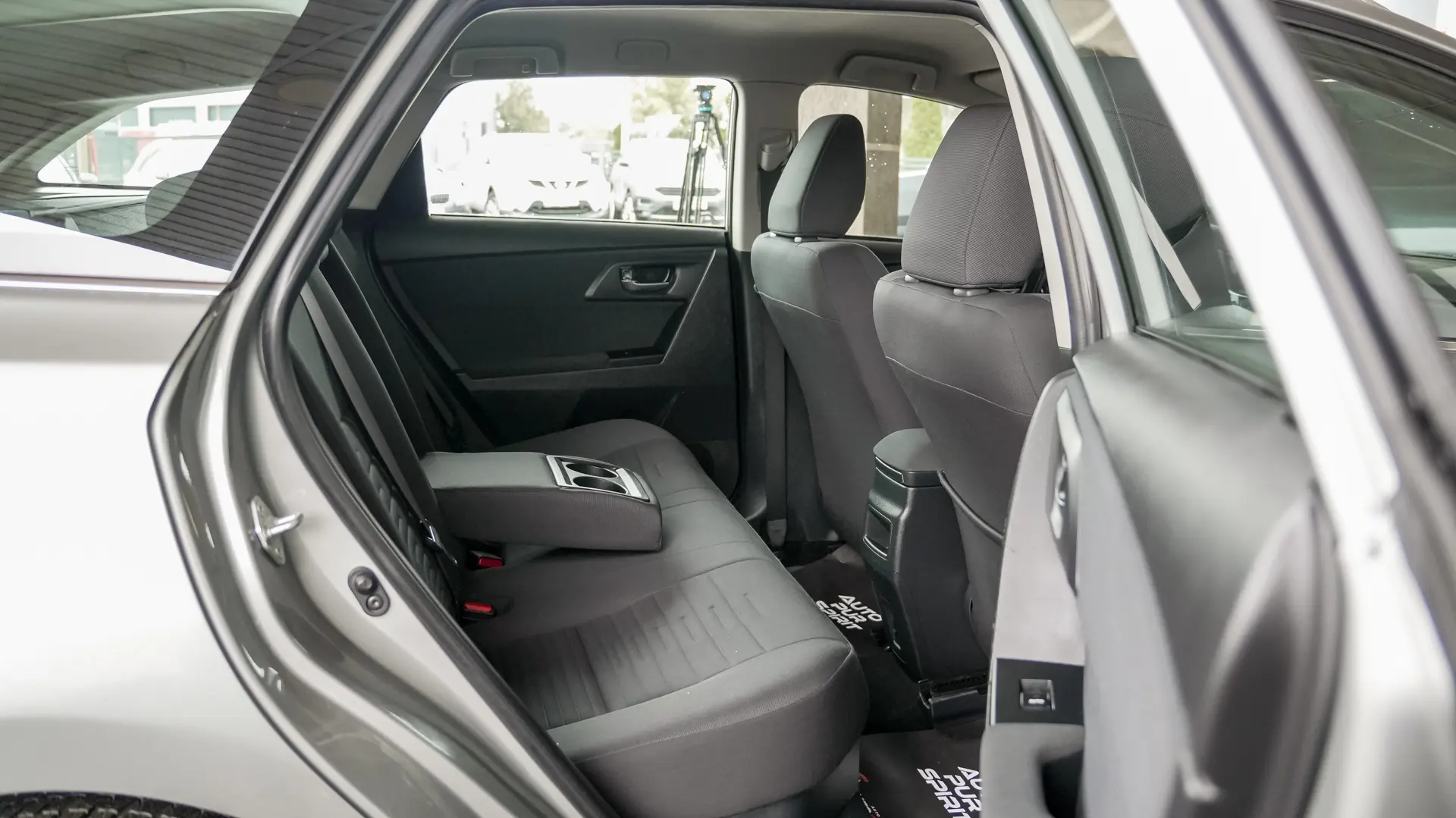 Toyota Auris 1.8 hybrid Business